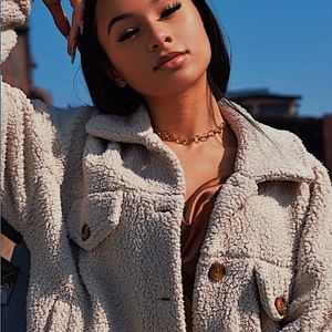 Meet your Posher, Ariana